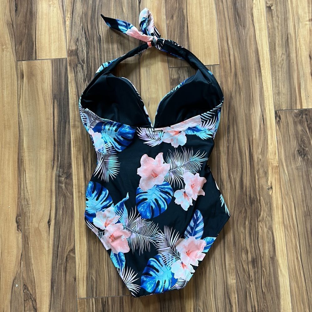 NEW DKNY Swimsuit  - Picture 4 of 6
